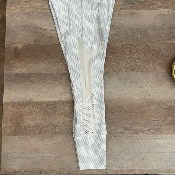 Lorna Jane Outlast Core AB Leggings - Picture 5 of 6